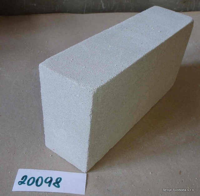 Čtyřsloupový hydr. lis pro lisování keramických materiálů a cihel CJC 120 (pridat k 11920  (17).JPG)